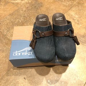 Dansko Shandi Navy Croc Nubuck Clog Sz 37